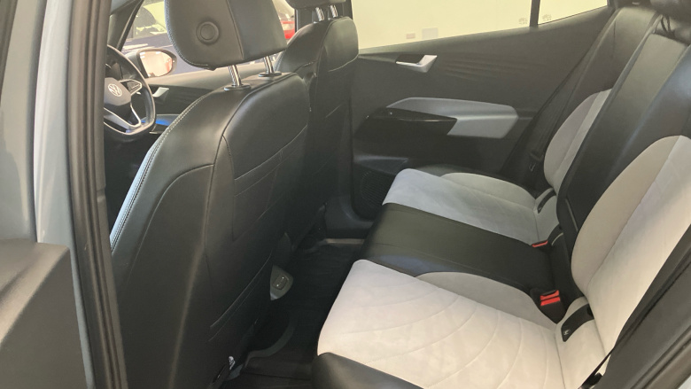 Volkswagen ID.3 107KW Family Pro 58kWh 5dr Auto Electric Hatchback